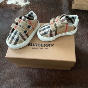 Baby Burberry Mini Markham Sneaker